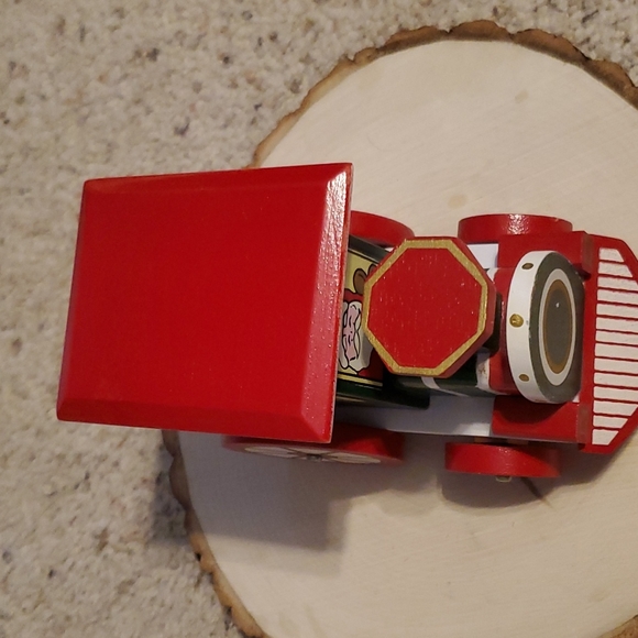 George Good Corp Santa Christmas Design Train Music Box 1978 - Picture 4 of 8